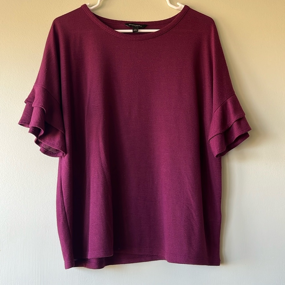 Women’s Banana Republic short ruffle sleeve wine color sweater size large